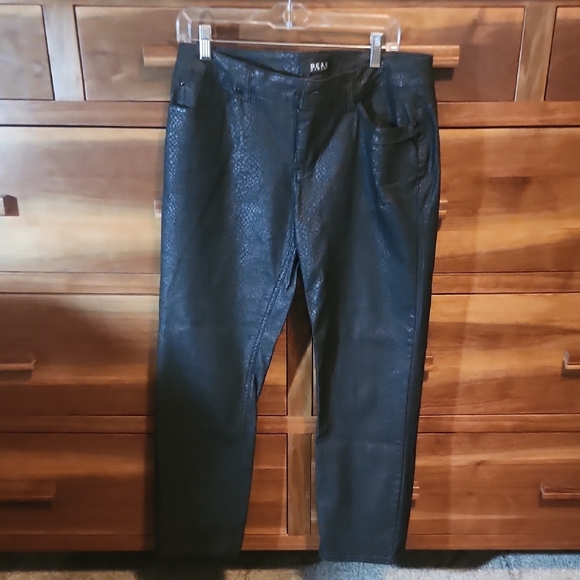 Black Straight Leg Jeans Classic Style - Picture 1 of 5